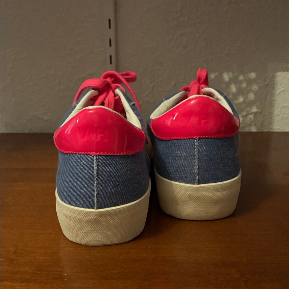 Vintage Havana White, Blue & Hot Pink Star Sneakers - Picture 2 of 3